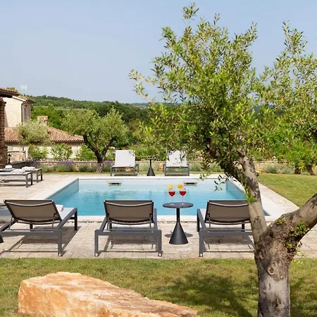 Rustic Calluna With A Pool In Istria Villa *