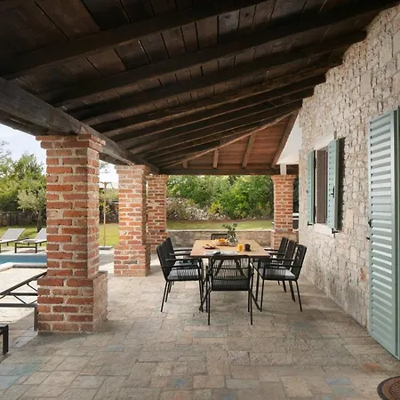 Rustic Calluna With A Pool In Istria Villa Sveti Lovrec Pazenaticki