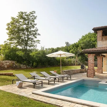 Rustic Calluna With A Pool In Istria * Sveti Lovrec Pazenaticki
